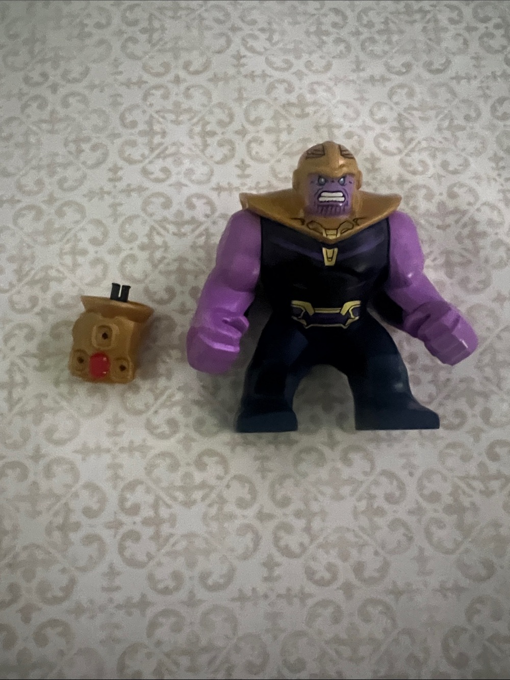 Lego Thanos mini figure